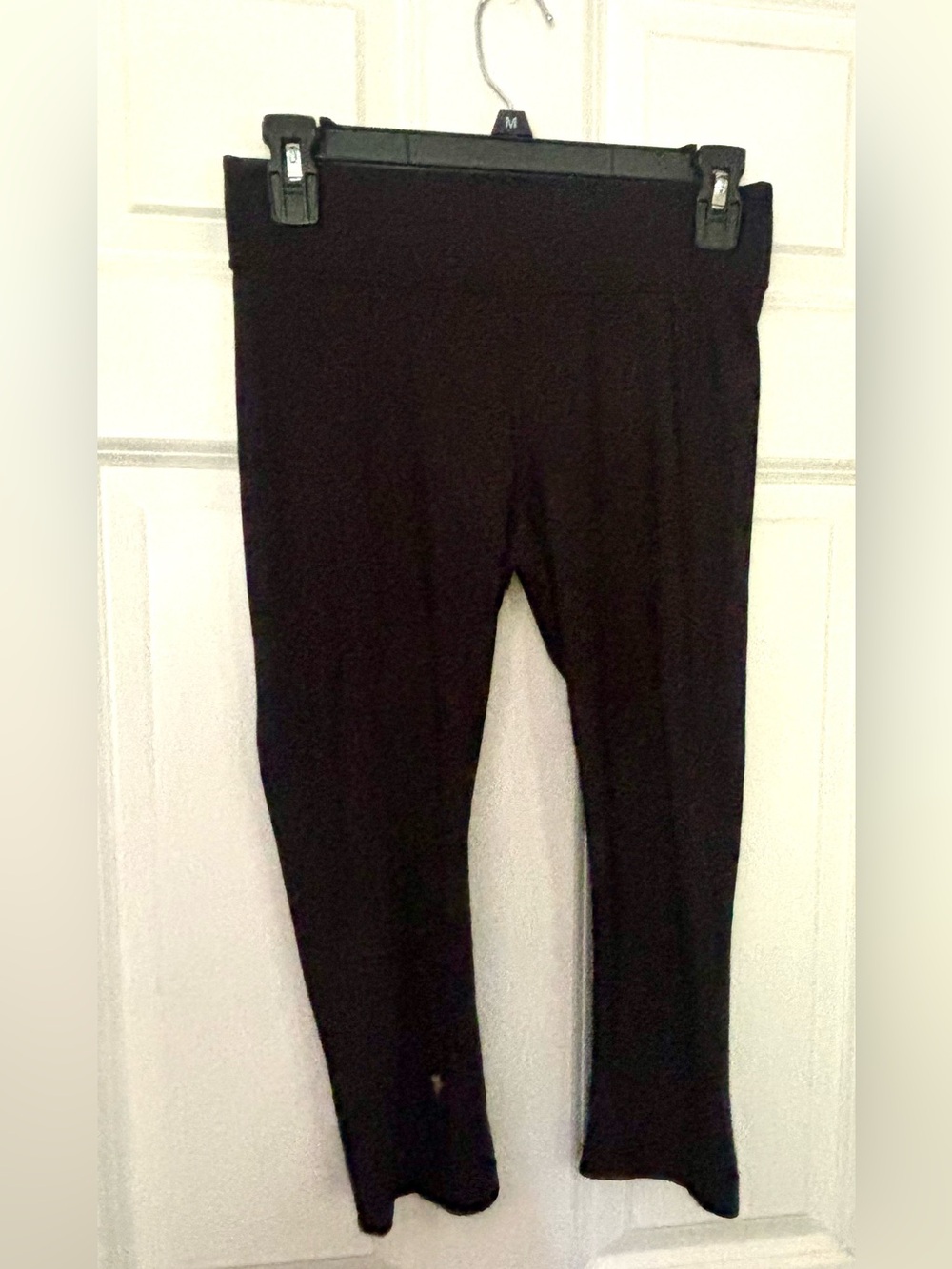 Under Armour HeatGear Compression Capri Leggings - Medium Black EUC